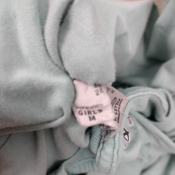 Green Graphic T-Shirt with Llama Design - Picture 9 of 10